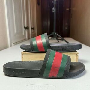 Auth Gucci Pursuit 72 Slides w/ Red & Green Stripe Sz 10 (308234) !!  🇮🇹 🥰